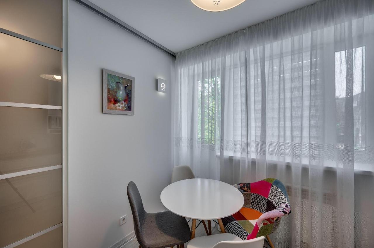 White Apartment Scandinavian Style Zaporizhia Exterior foto